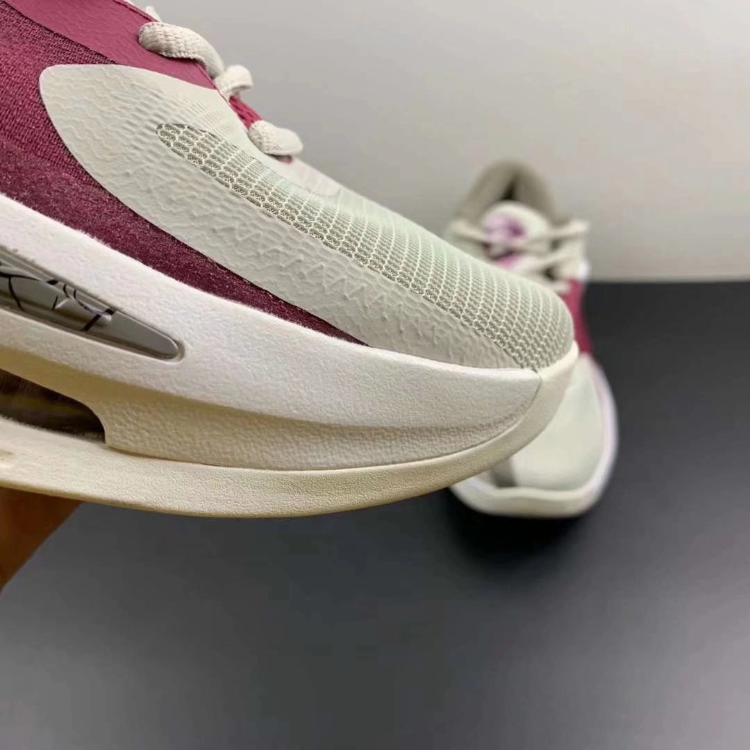 Zoom Freak 4 EP Colosseum DJ6149-002 Upper flex zones move in sync with foot motion