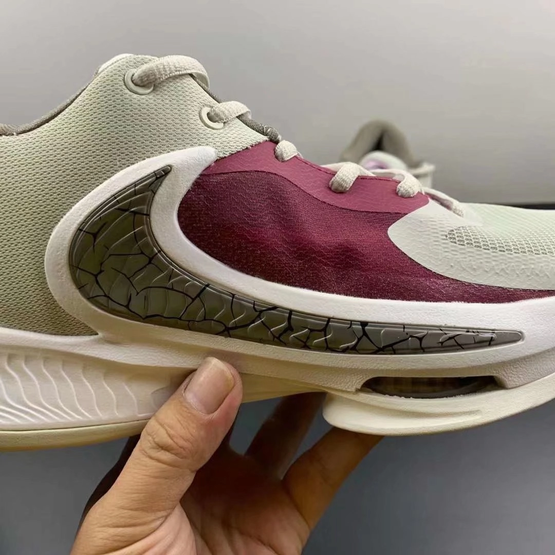 Motion Sync Active Gear Zoom Freak 4 EP Colosseum DJ6149-002