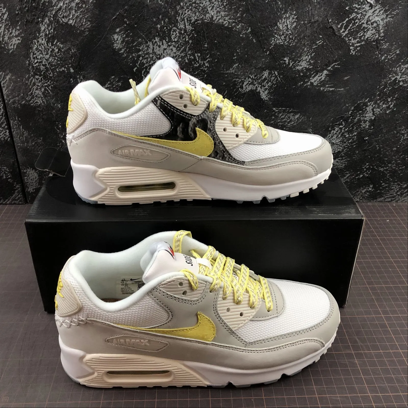 ZipUp Air Max 90 PRM Side A Light White Frost Lemon Bone CI6394-100